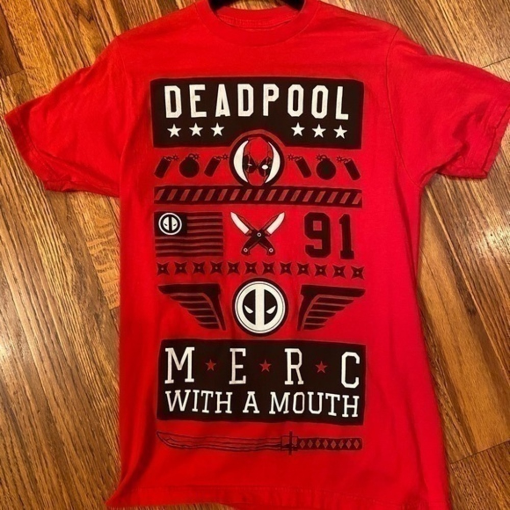 Marvel Deadpool “Merc With A Mouth” Graphic T Shirt Red Mens small